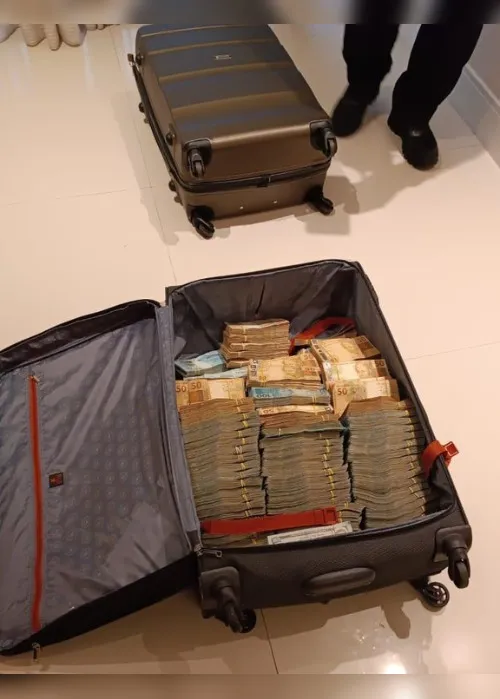 Imagem ilustrativa da imagem Operação no ES e em mais dois estados apreende R$ 5 milhões, carros de luxo e armas