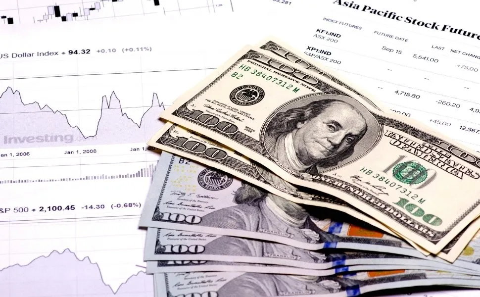 Imagem ilustrativa da imagem Dólar sobe para R$ 5,91 com novas ameaças de Trump à China