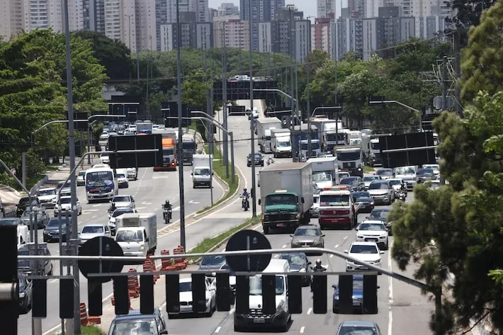 Imagem ilustrativa da imagem Lula sanciona lei que extingue novo DPVAT