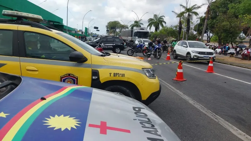 Imagem ilustrativa da imagem Motociclista morre ao ser atingido por uma carreta em frente ao aeroporto do Recife