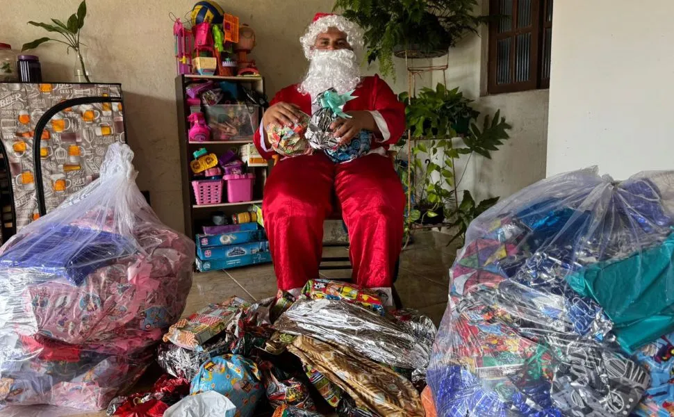 Imagem ilustrativa da imagem “Venci a dor de perder cinco familiares como Papai Noel”, diz advogado