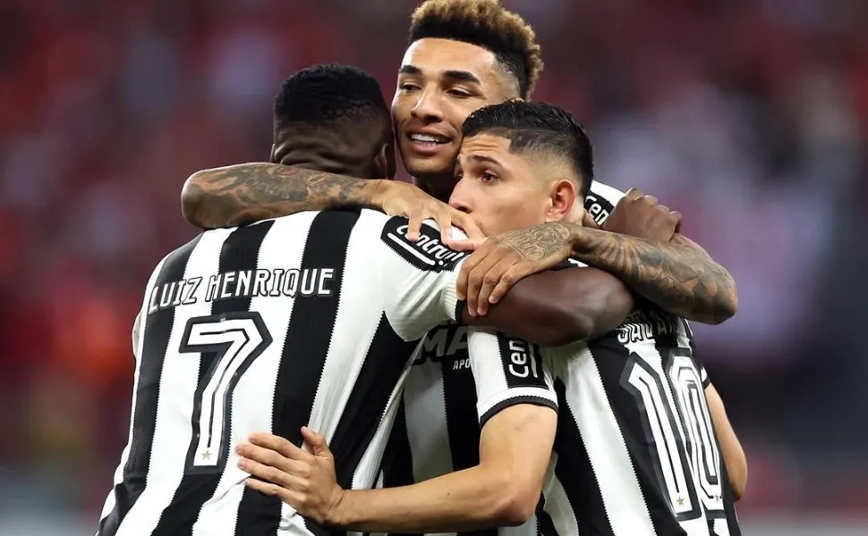 Imagem ilustrativa da imagem Botafogo encara o São Paulo para dar o troco no Palmeiras e ser campeão