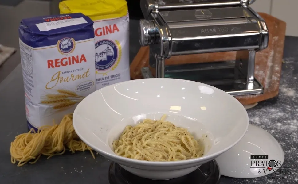 Imagem ilustrativa da imagem Cacio e Pepe: aprenda a fazer a receita com massa fresca