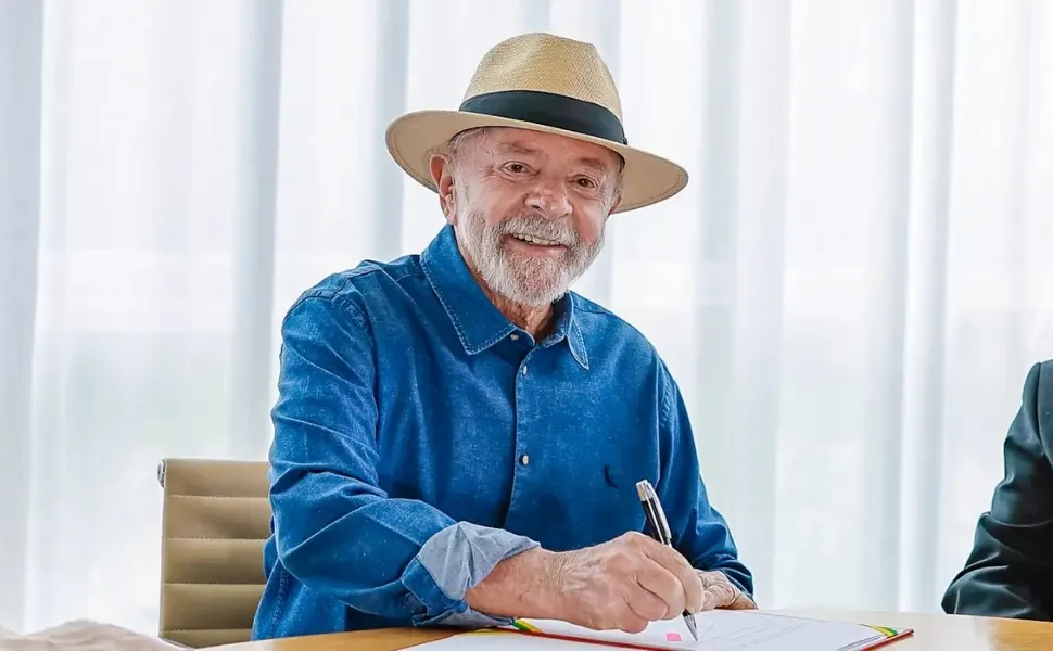 Imagem ilustrativa da imagem Com homenagem a Paul Singer, Lula sanciona Lei da Economia Solidária