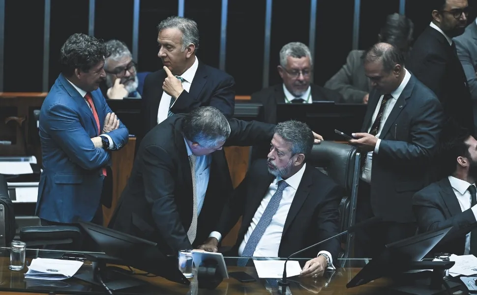 Imagem ilustrativa da imagem Deputados aprovam a reforma que vai mudar os impostos no País