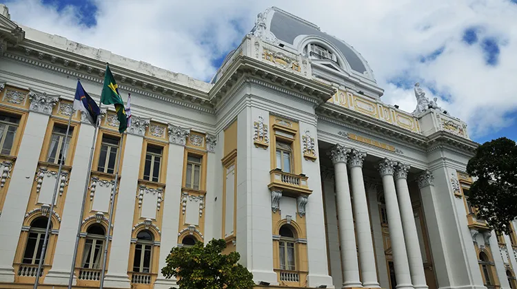 Imagem ilustrativa da imagem Questão de gênero adia eleição dos indicados para vagas do Quinto Constitucional