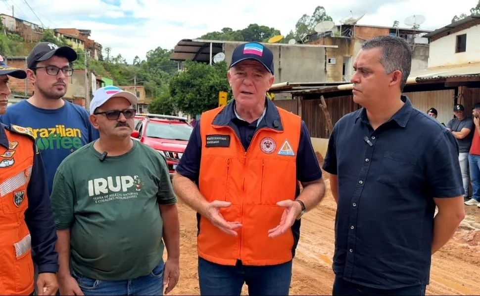 Imagem ilustrativa da imagem VÍDEO: Casagrande sobrevoa regiões afetadas pelas chuvas no interior