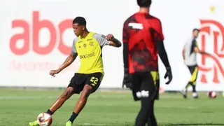 Imagem ilustrativa da imagem Flamengo vence Maricá em jogo-treino na preparação para o Carioca