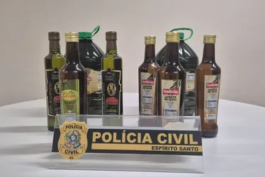 Imagem ilustrativa da imagem 7 mil garrafas de azeite adulterado são apreendidas em distribuidoras no ES