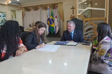 
          Imagem ilustrativa da imagem Acordo vai gerar vagas de emprego para mulheres em vulnerabilidade social
          