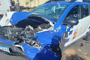 Imagem ilustrativa da imagem Agente da Guarda Municipal desmaia ao volante e provoca acidente em Vitória