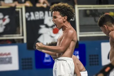 Imagem ilustrativa da imagem Álvares ganha Copa Teens de Futsal
