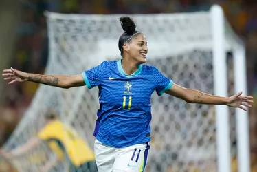 Imagem ilustrativa da imagem Amanda Gutierres faz dois e seleção feminina de futebol vence Austrália em amistoso