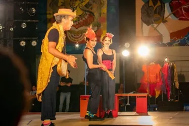 Imagem ilustrativa da imagem Astros do teatro em espetáculo de graça