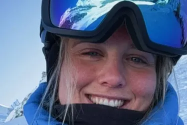 Imagem ilustrativa da imagem Atleta olímpica do snowboard morre aos 26 anos após avalanche na Suíça