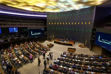 Imagem ilustrativa da imagem Câmara aprova PEC de corte de gastos em 1º turno, com 344 votos