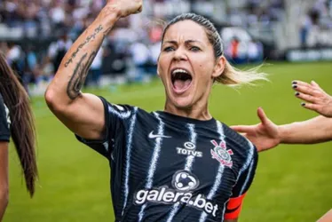 
          Imagem ilustrativa da imagem "Bola de Ouro": capixaba do Corinthians vence prêmio inédito concedido por TV
          