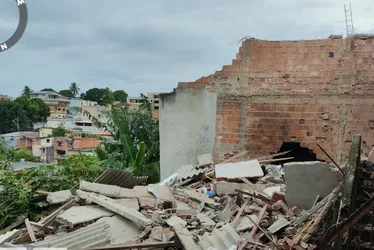 Imagem ilustrativa da imagem Casa desaba e homem fica ferido em Guarapari