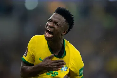 Imagem ilustrativa da imagem Casagrande celebra conquista de Vini Jr.: "O futebol vence, a sociedade também"
