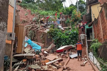 Imagem ilustrativa da imagem Chuva deixa 11 mortos e 220 fora de casa em Minas Gerais