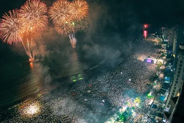 Imagem ilustrativa da imagem Cláudia Leitte, Priscila Senna e quatro dias de festa marcam Réveillon de Jaboatão