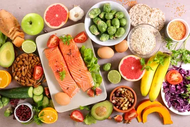 Imagem ilustrativa da imagem Consumir peixes oleosos, cereais e frutas pode prevenir artrite reumatoide