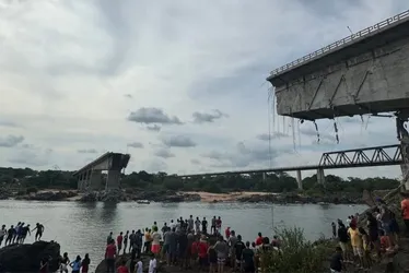 Imagem ilustrativa da imagem Corpo é encontrado e número de mortes após ponte desabar chega a 13 no Tocantins