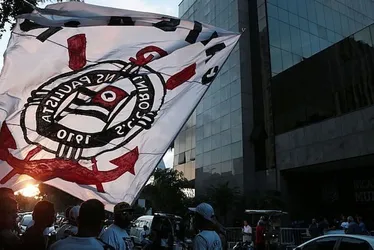 Imagem ilustrativa da imagem Braço direito de Augusto Melo no Corinthians, diretor é afastado do cargo em meio à crise política