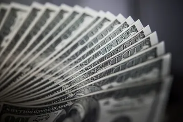 Imagem ilustrativa da imagem Especialistas explicam motivos para a alta do dólar