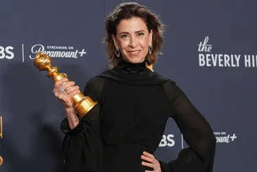 Imagem ilustrativa da imagem Fernanda Torres vence o Globo de Ouro de melhor atriz e faz história