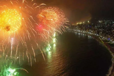 Imagem ilustrativa da imagem Réveillon 2025: Prefeitura de Vila Velha divulga programação para a virada de ano