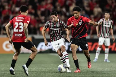 Imagem ilustrativa da imagem Fluminense perde pênalti, mas empata com Athletico e segue fora do Z-4