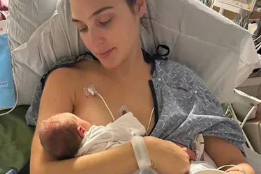 Imagem ilustrativa da imagem Gal Gadot passou por cirurgia para remover coágulo no cérebro durante gravidez