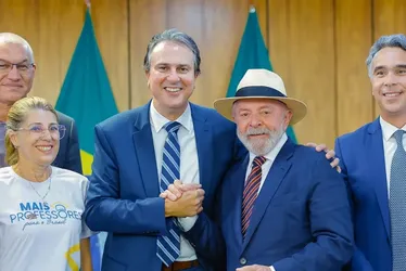 Imagem ilustrativa da imagem Governo cria bolsa de R$ 1.050 para estudantes de licenciatura
