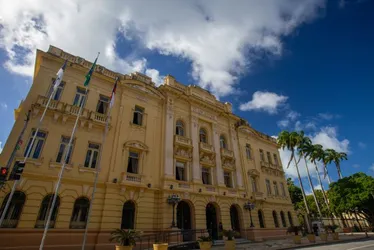 Imagem ilustrativa da imagem Governo de Pernambuco divulga calendário de pagamento dos servidores para 2025