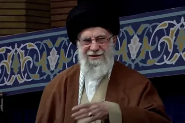 Imagem ilustrativa da imagem Irã: em 1º pronunciamento após queda do regime sírio, Khamenei culpa EUA e Israel
