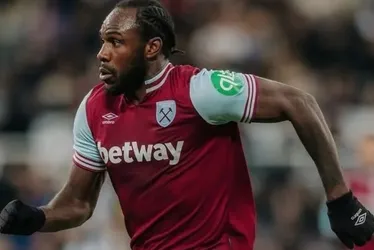 Imagem ilustrativa da imagem Jogador da Premier League sofre acidente grave de carro e é hospitalizado