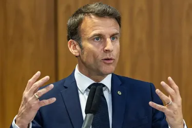 Imagem ilustrativa da imagem Macron diz que não renunciará e promete um novo premiê em breve