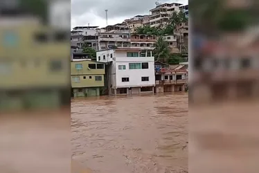 Imagem ilustrativa da imagem Mais de mil pessoas estão fora de casa por causa da chuva no ES