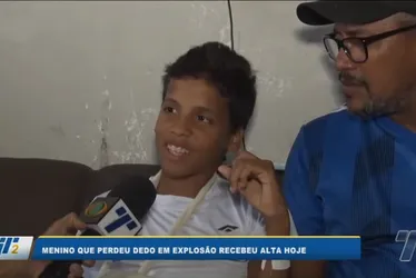 Imagem ilustrativa da imagem Menino que perdeu dedo em explosão no Sport voltou para casa