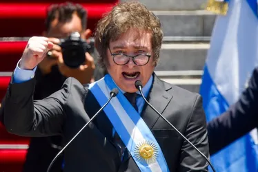 Imagem ilustrativa da imagem Greve na Argentina paralisa serviços e Milei incentiva 'disque-denúncia'