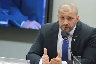Imagem ilustrativa da imagem Moraes dá liberdade condicional para ex-deputado Daniel Silveira