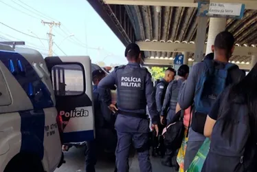 Imagem ilustrativa da imagem Mulher é presa após esfaquear o marido no Terminal de Laranjeiras