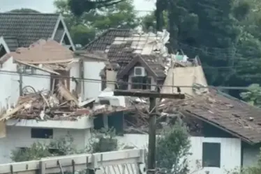 Imagem ilustrativa da imagem 'Parecia um raio', diz testemunha de queda de avião em Gramado (RS)