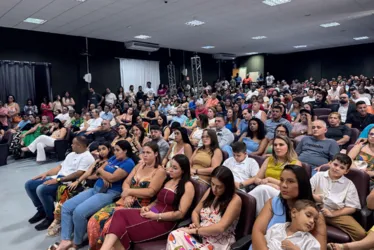 Imagem ilustrativa da imagem Paulo Cola e Pastor Ezequias tomam posse como prefeito e vice em Piúma