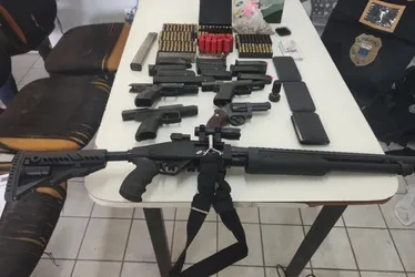 Imagem ilustrativa da imagem Polícia de PE desarticula quadrilha envolvida em tráfico e lavagem de dinheiro