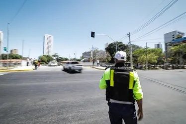 Imagem ilustrativa da imagem Pontilhão da Agamenon Magalhães facilIta acesso a Zona Norte do Recife