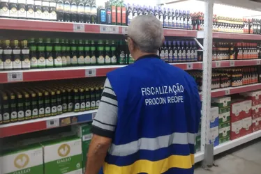 Imagem ilustrativa da imagem Preço de itens da ceia de Natal pode variar até 619%, diz Procon