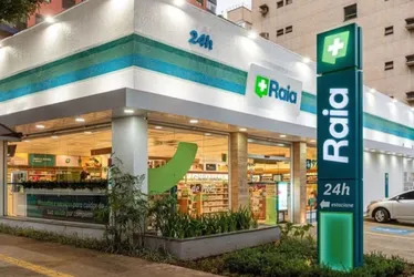 Imagem ilustrativa da imagem Procon multa rede de farmácias em mais de R$ 8 milhões por exigir CPF de clientes
