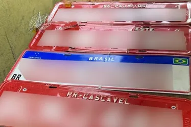 Imagem ilustrativa da imagem Quadrilha usa placas falsas em caminhões para transportar cigarro contrabandeado